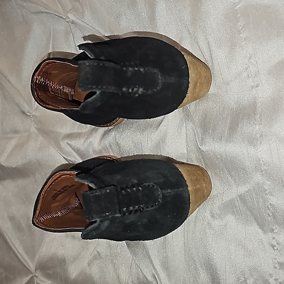 Jeffery Campbell size 6 black suede booties size 6...great condition/like new! - Picture 5 of 11